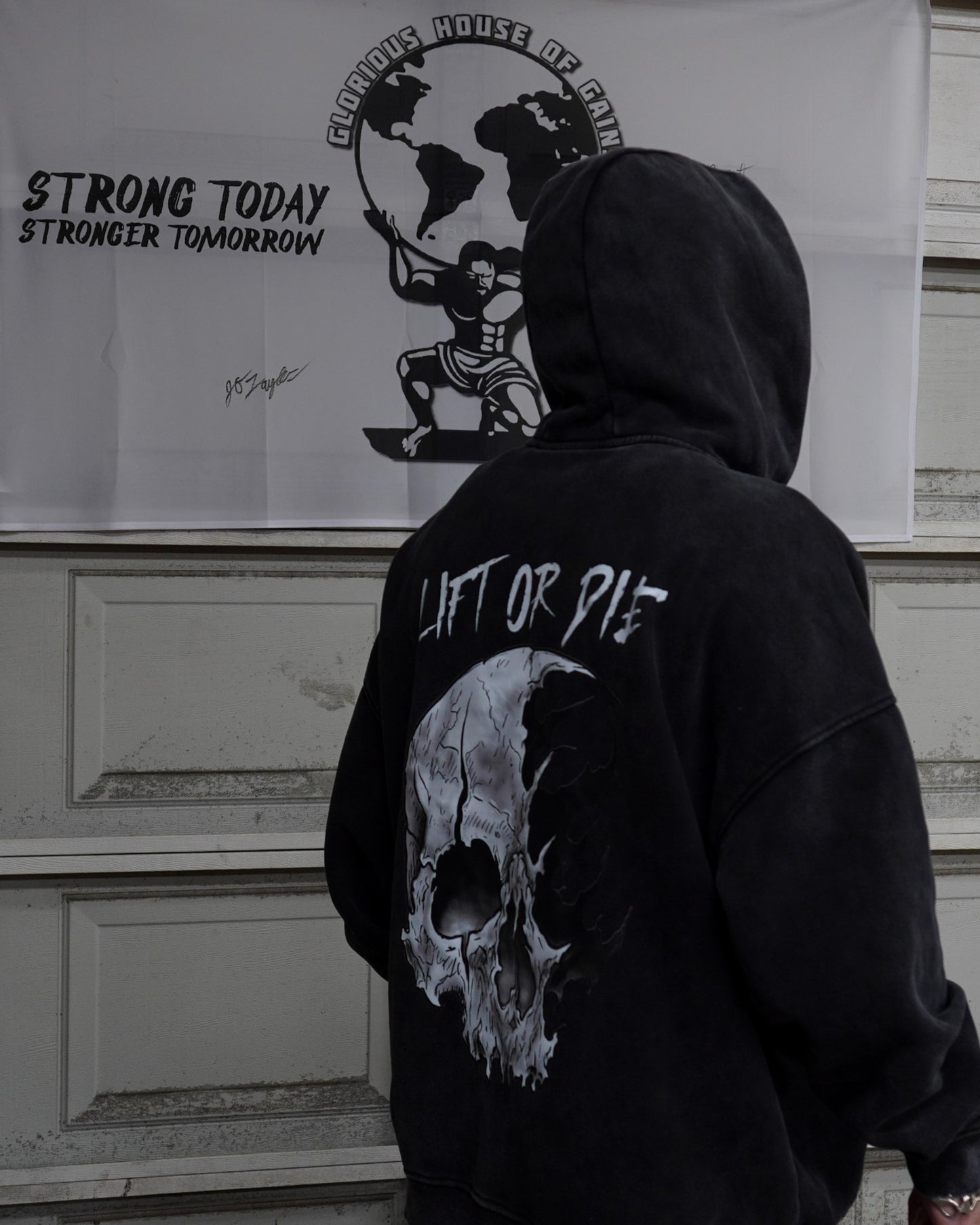 LIFT OR DIE - Zip Hoodie